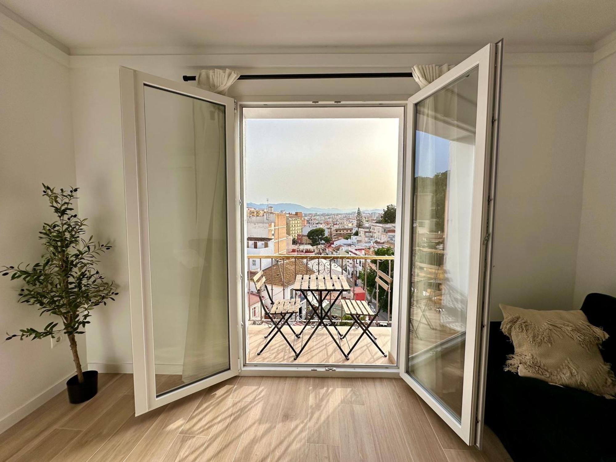 Apartamento Atico Con Solarium Y Bbq Cerca Del Centro 6 Pax Málaga Exterior foto